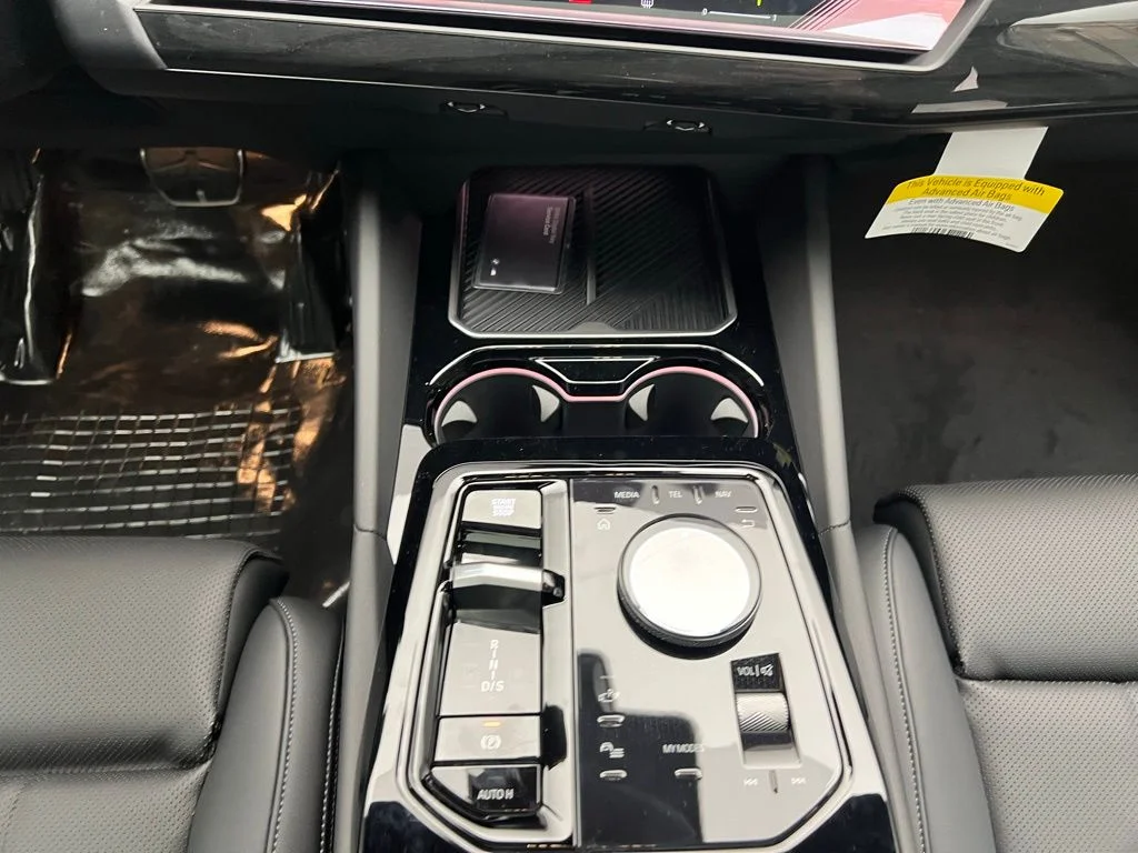 New 2027 Black Sapphire Metallic BMW 530i xDrive image 11