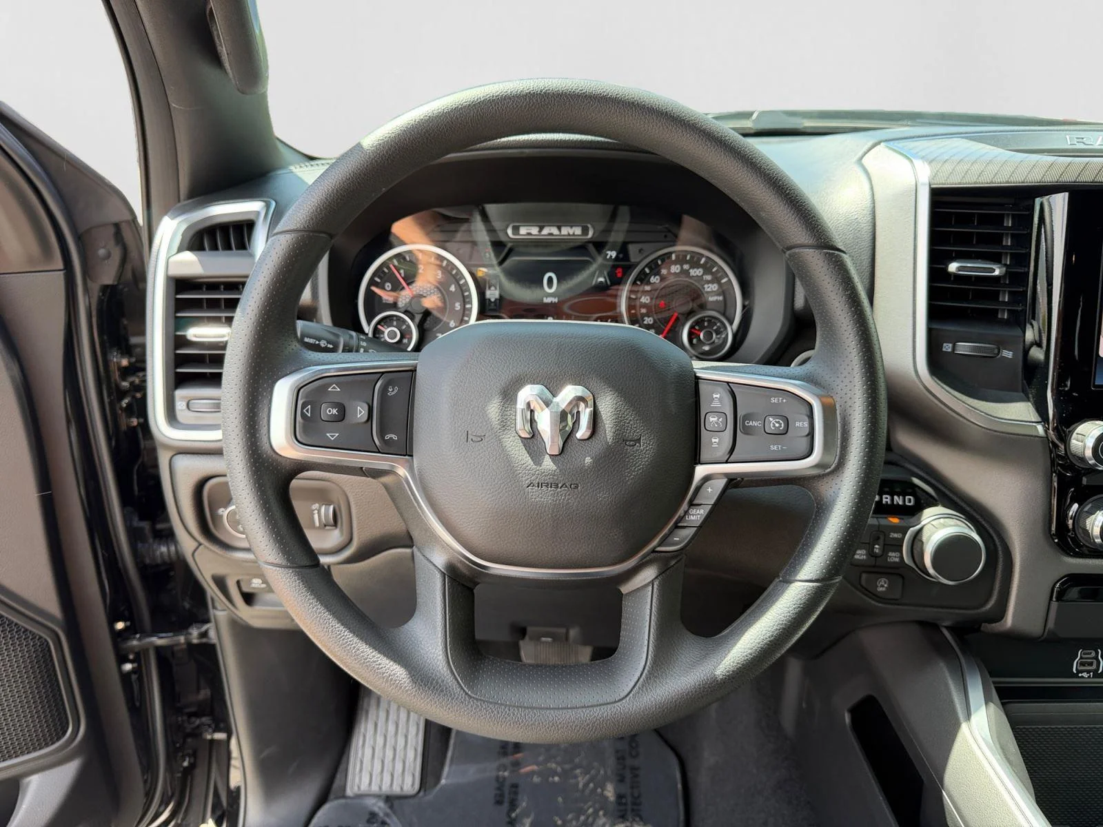 New 2026 Diamond Black Crystal Pearl-Coat Exterior Paint RAM Express image 13