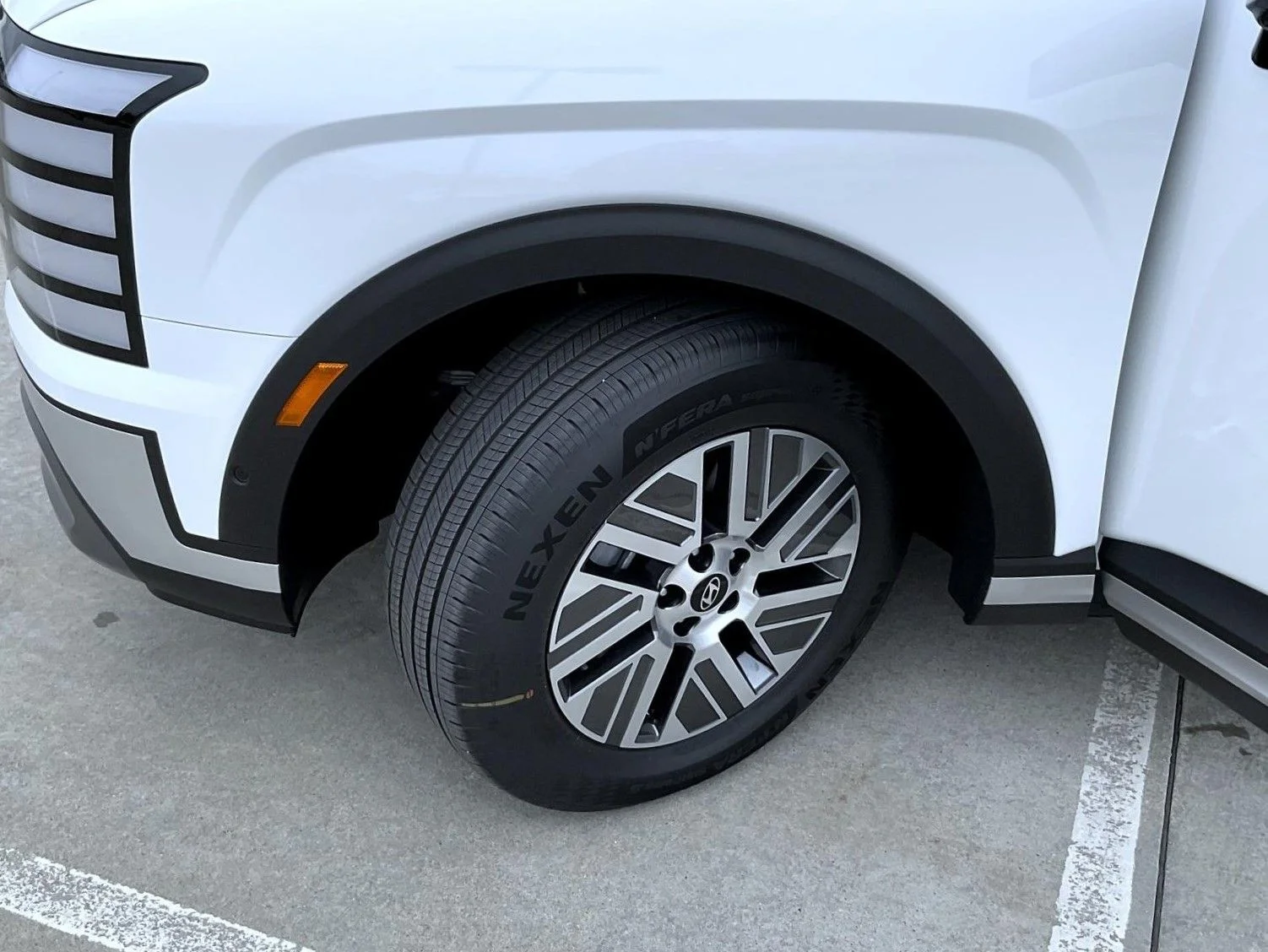 New 2026 White Hyundai SEL Premium image 26