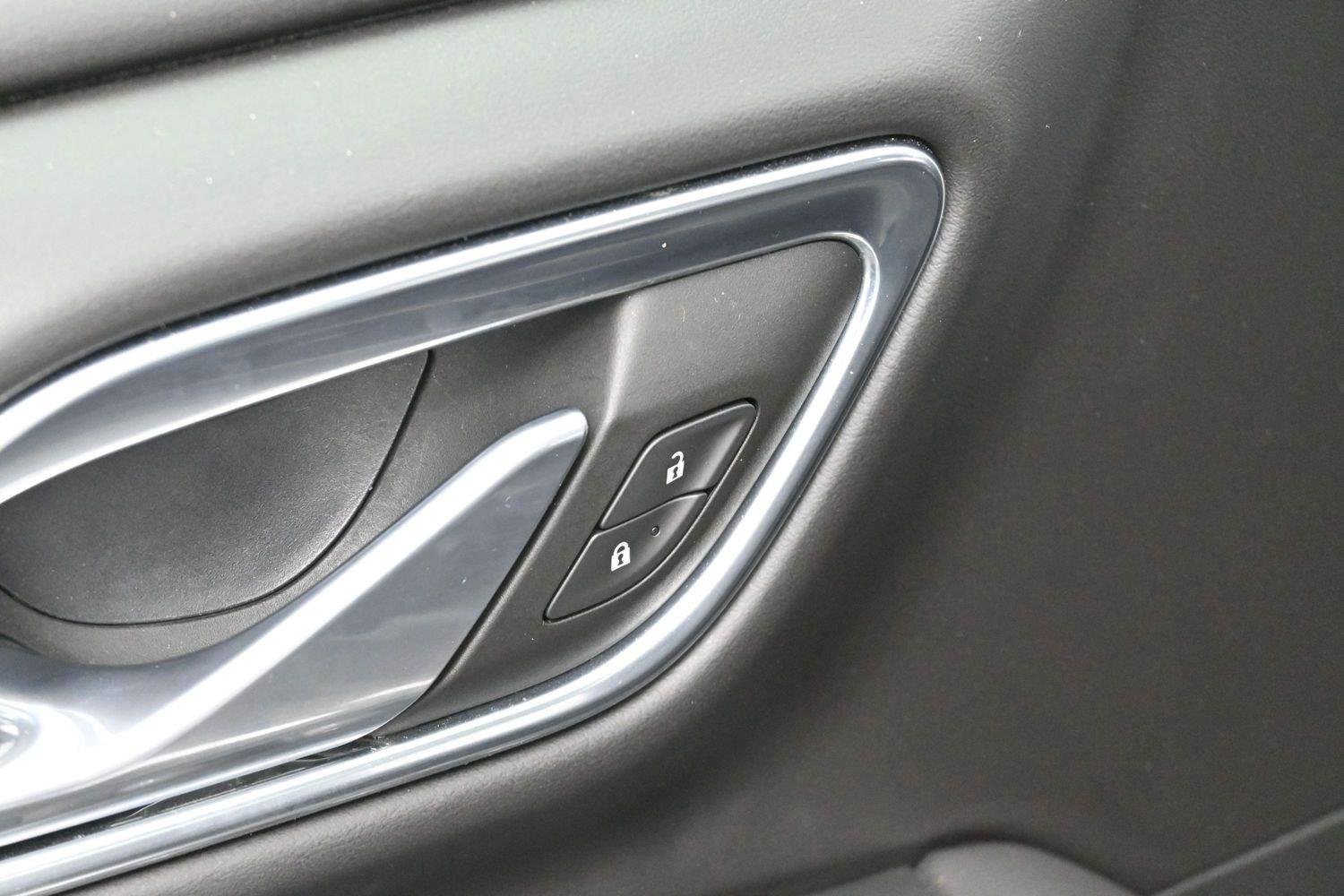 Used 2022 Summit White Chevrolet RST image 10