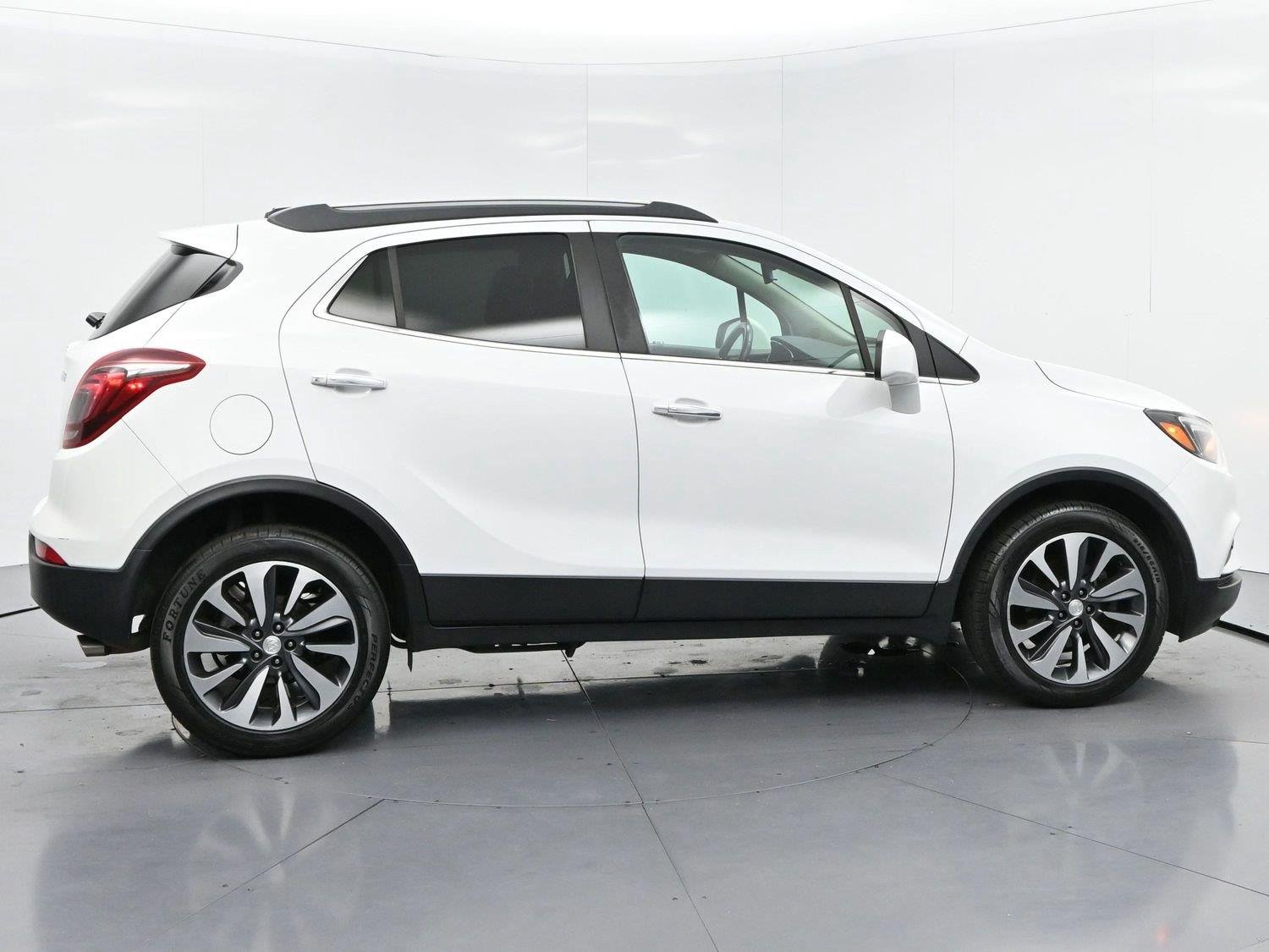 Used 2021 Summit White Buick Preferred image 8