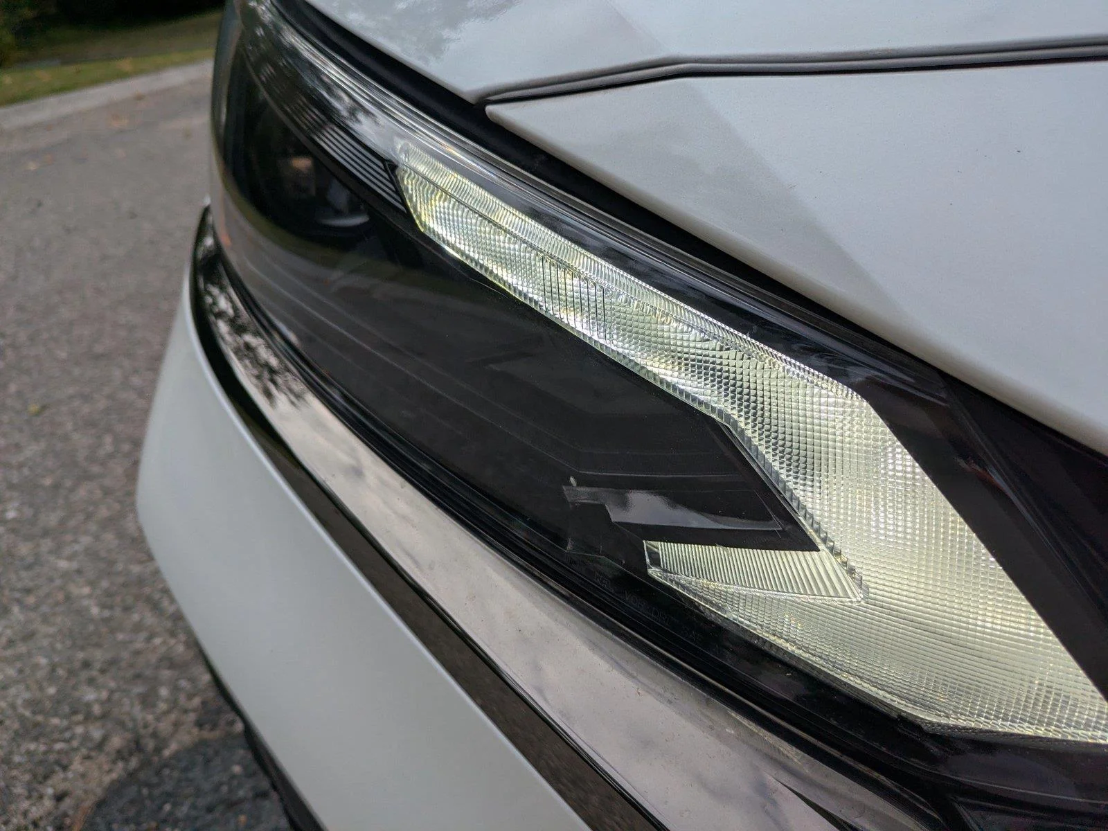 Used 2024 Pearl White Tricoat Nissan 2.5 SR image 10
