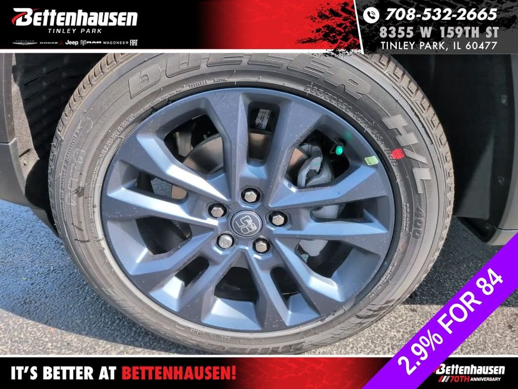 New 2026 Diamond Black Crystal Pearl-Coat Exterior Paint Jeep Limited image 11