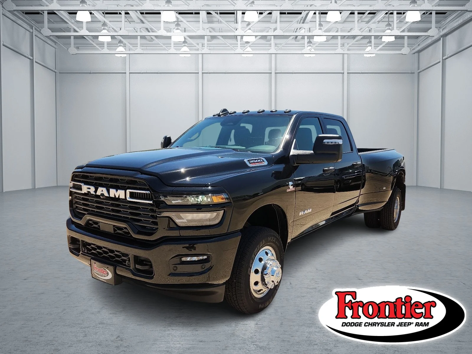 New 2026 Diamond Black Crystal Pearl-Coat  Paint Ram LONE STAR CREW CAB 4X4 8