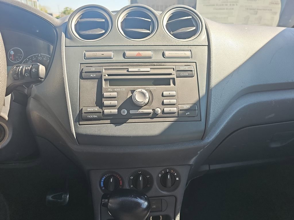 Used 2010 White Ford XLT image 19