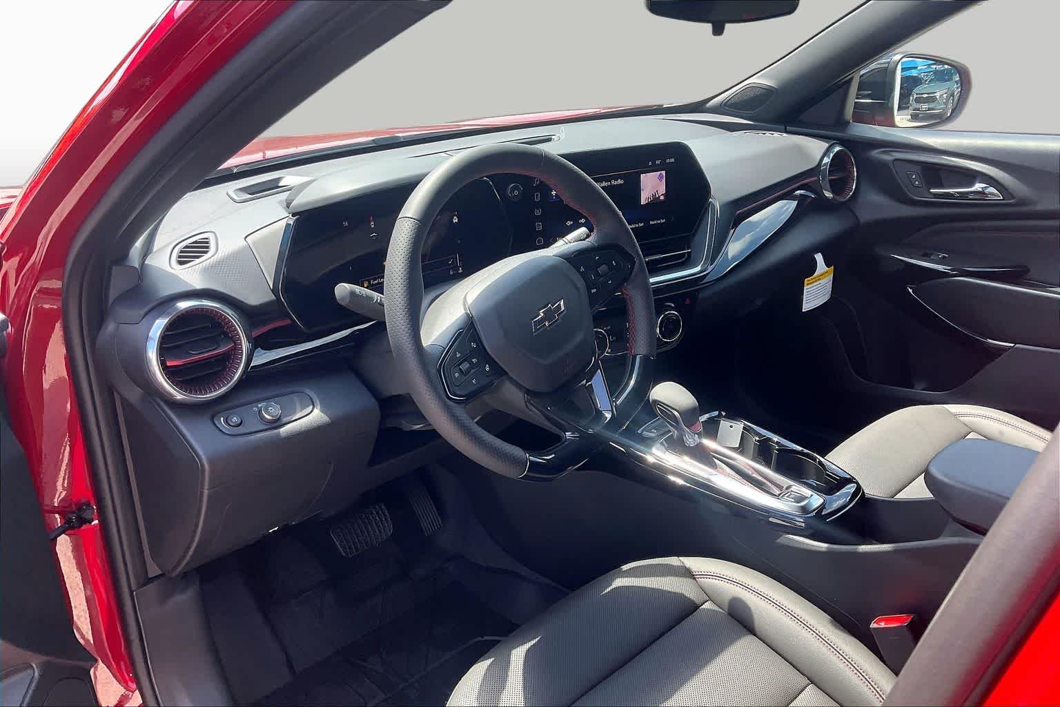 2026 Chevrolet Trax RS - Photo 8