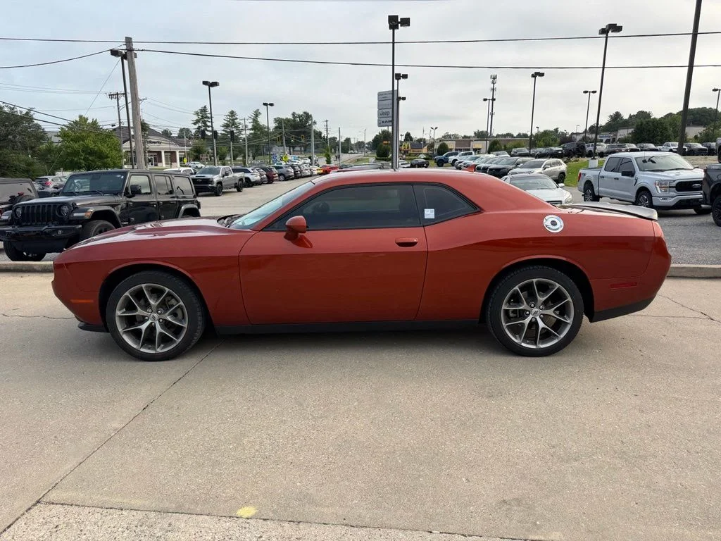 Used 2023 Orange Dodge SXT image 9