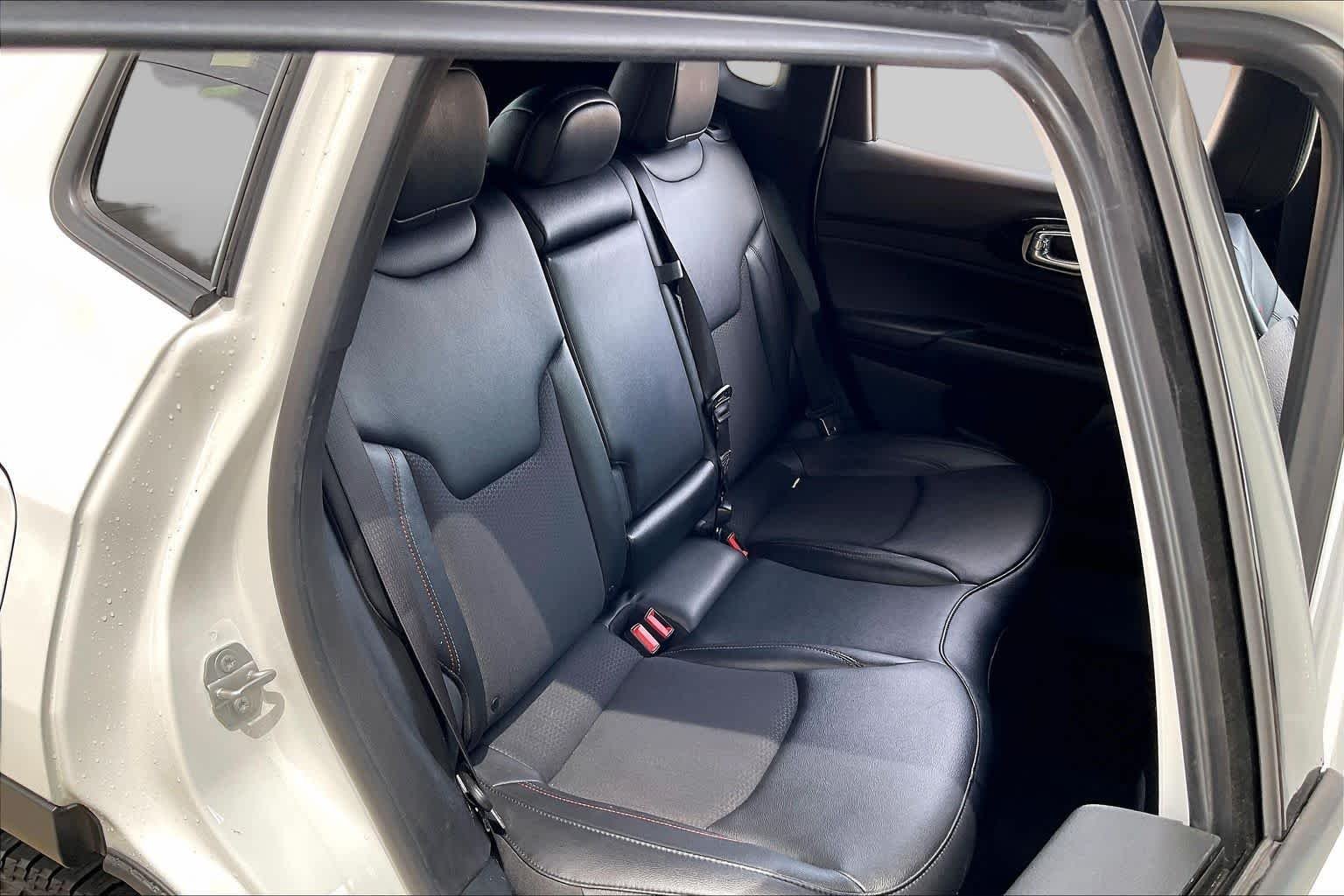 Used 2025 Bright White Clearcoat Jeep Trailhawk image 18