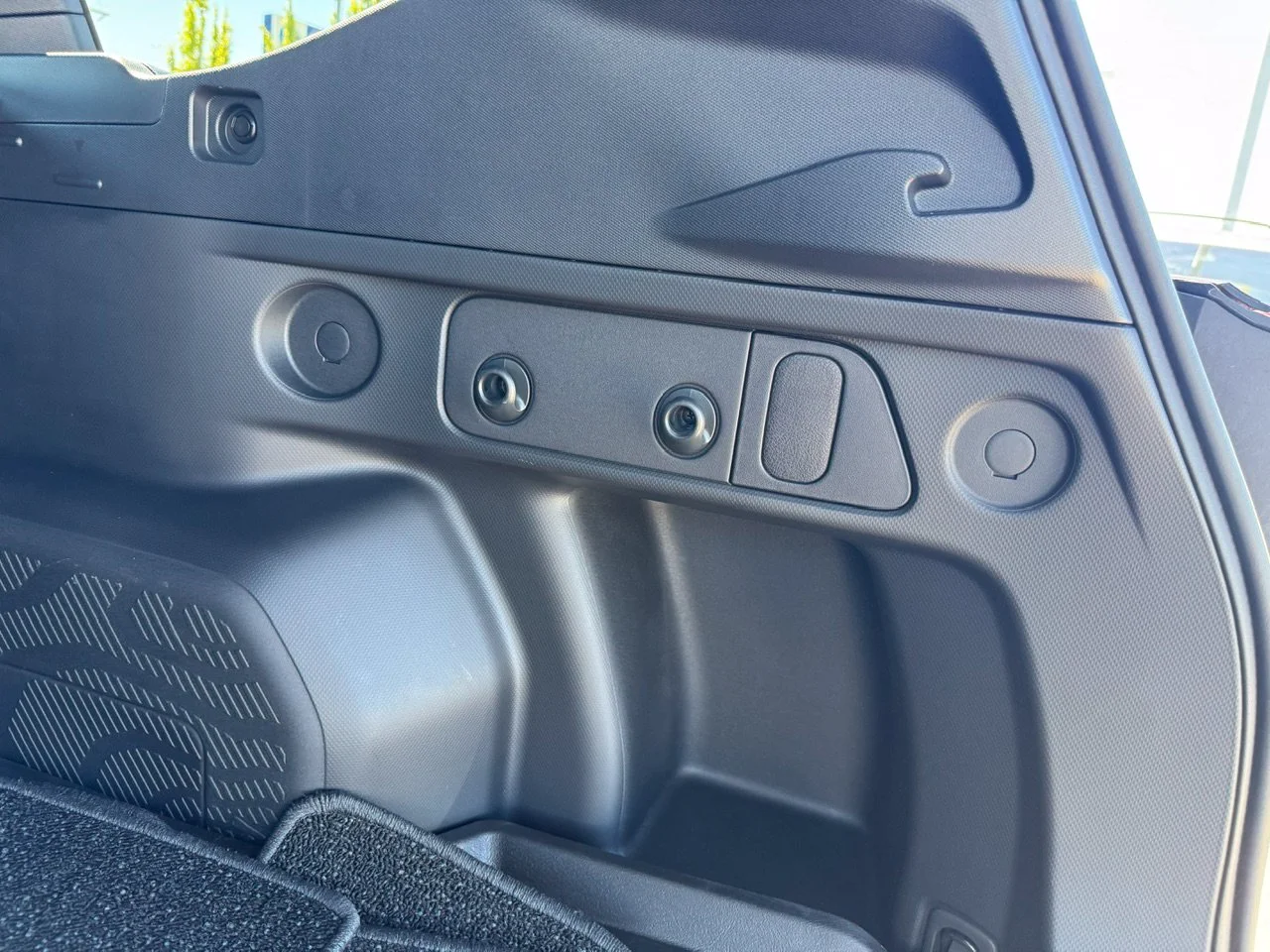 Used 2025 Magnetite Gray Metallic Subaru Premium image 40