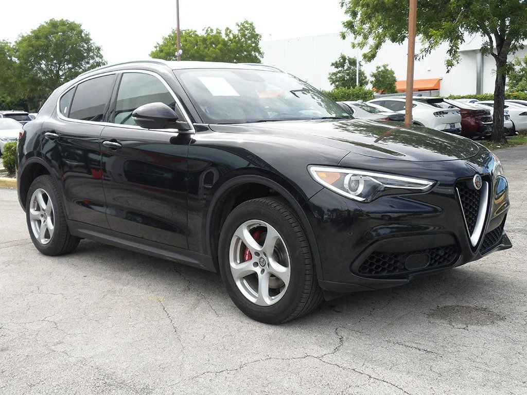 Used 2019 Black Alfa Romeo Base image 9