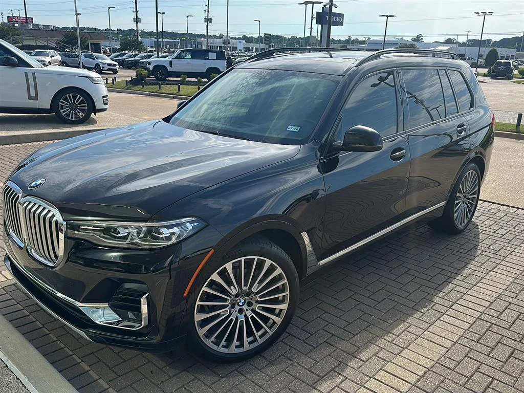 2021 BMW X7 xDrive40i's photo