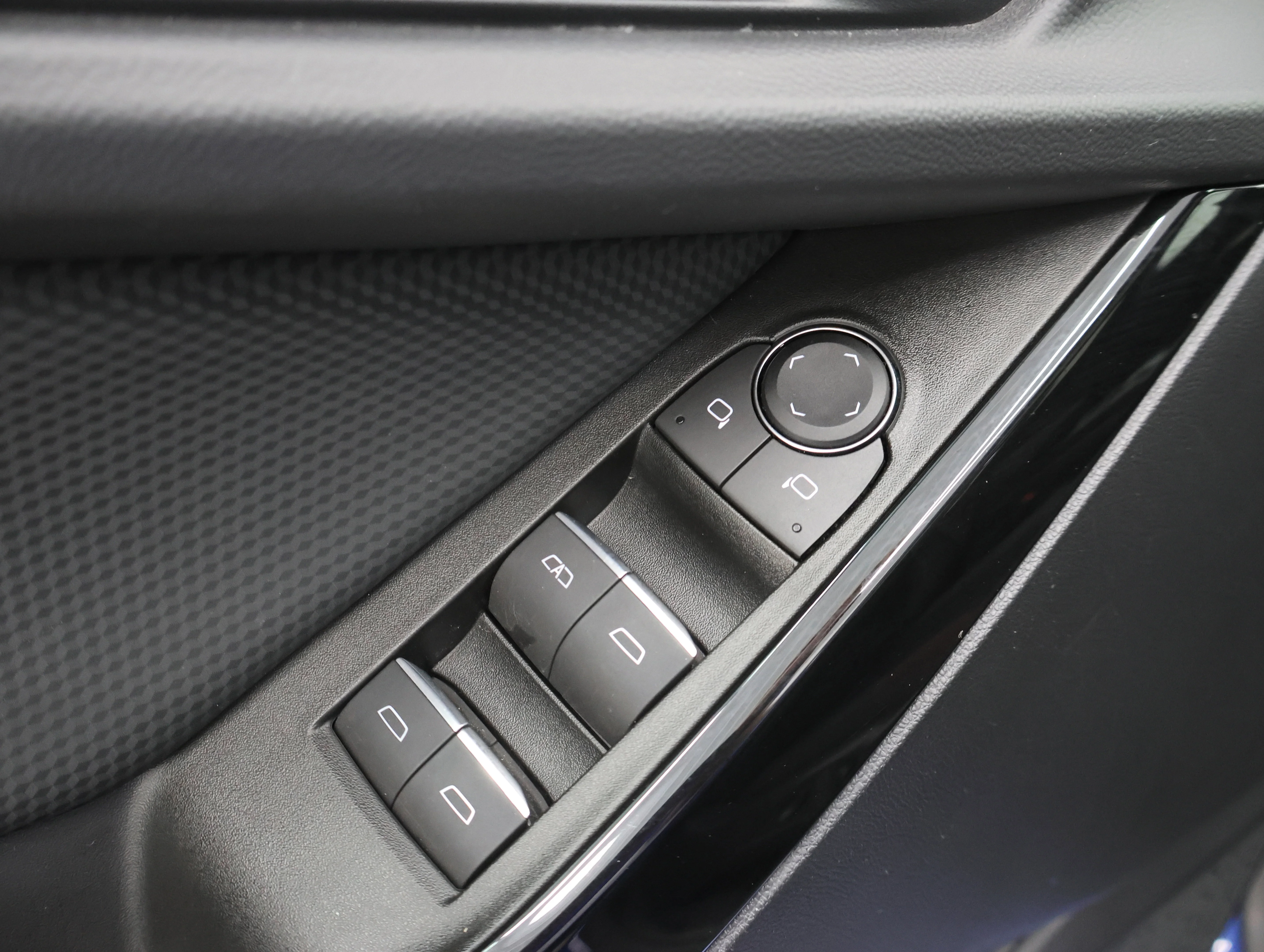 Used 2025 Reef Blue Metallic Chevrolet RS image 44