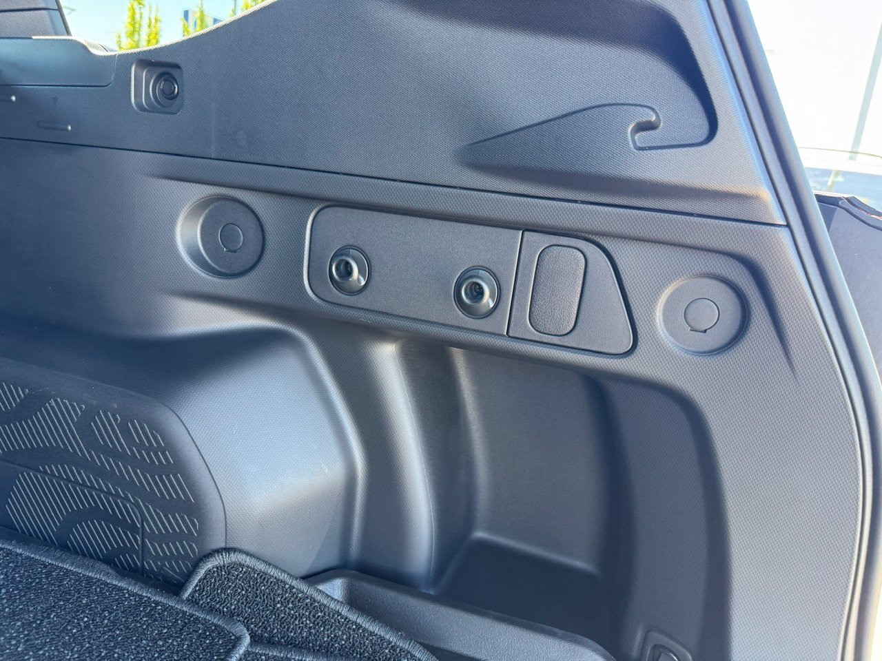 Used 2025 Magnetite Gray Metallic Subaru Premium image 40