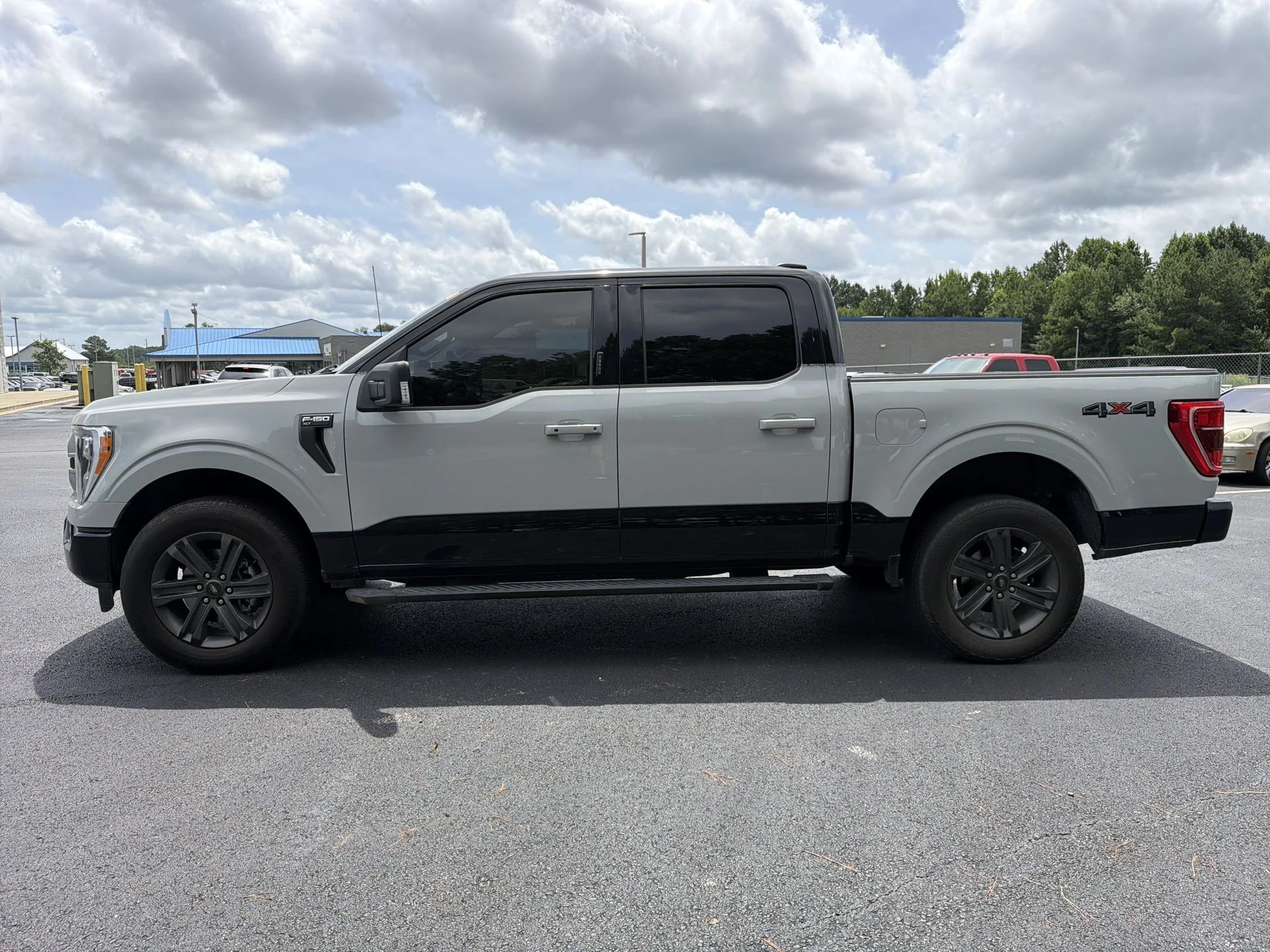 Used 2023 Avalanche Ford XLT image 15