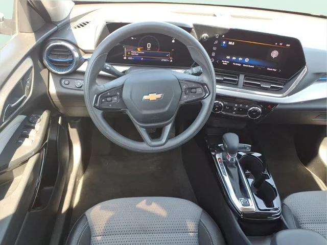 Used 2025 Red Chevrolet LT image 18