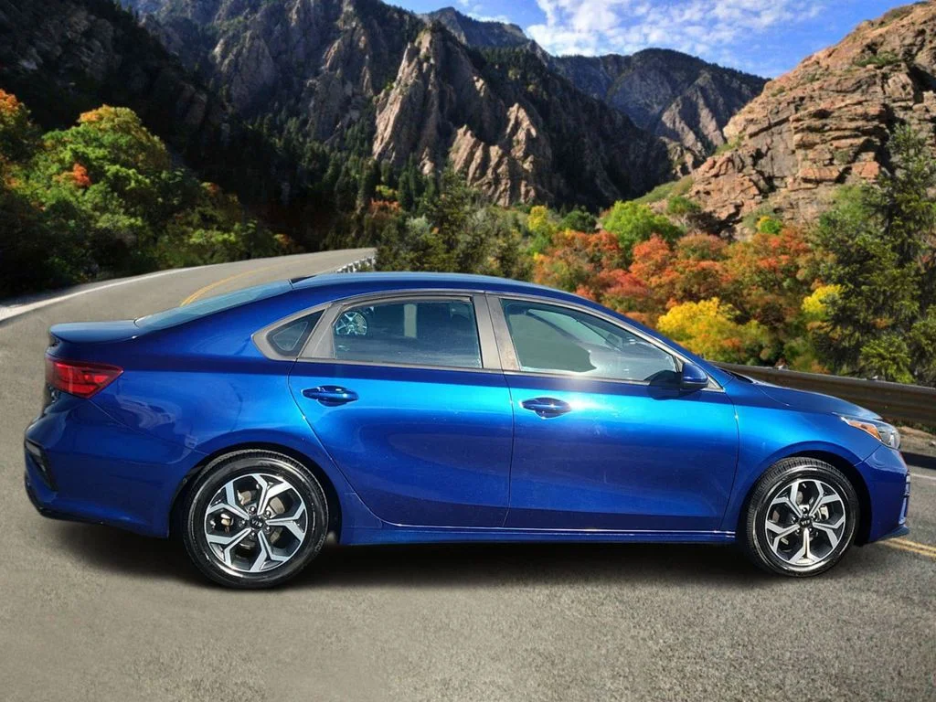 Used 2020 Blue Kia LXS image 2