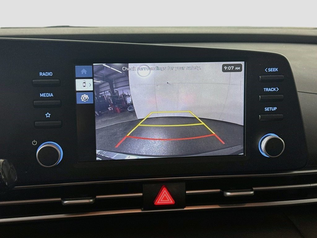 Used 2025 Amazon Gray Hyundai SE image 15