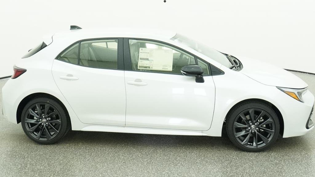 New 2026 Wind Chill Pearl Toyota XSE image 9
