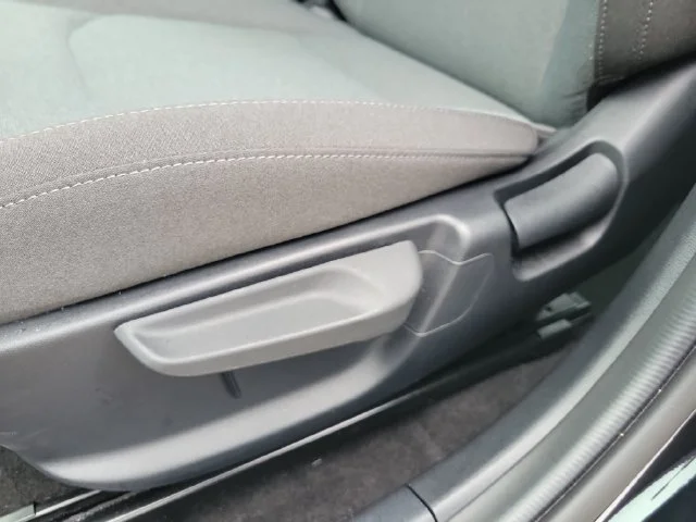 Used 2025 Black Kia LXS image 19