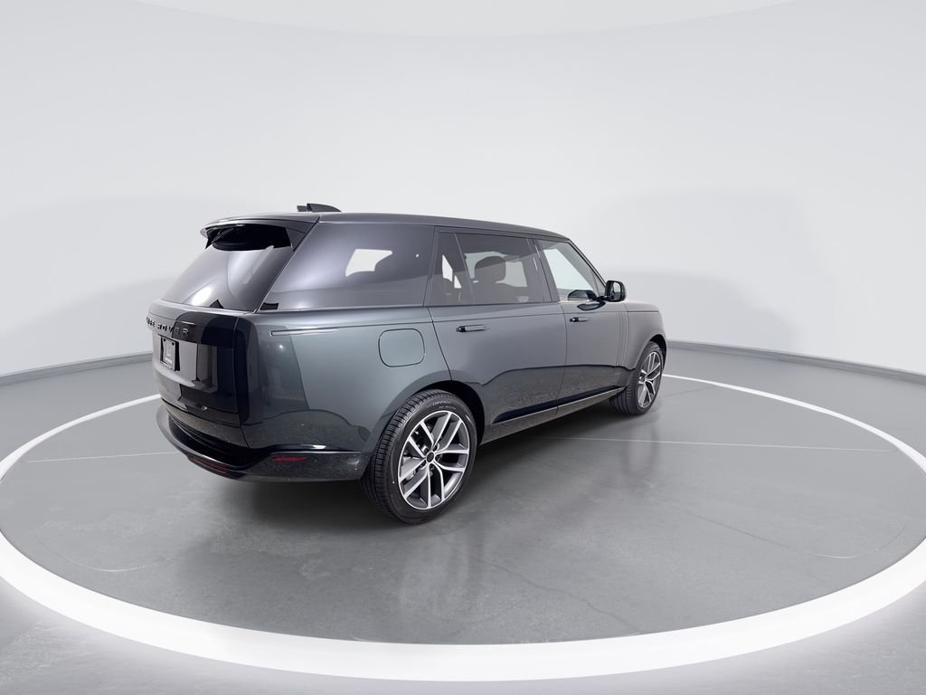 New 2026 Belgravia Green Land Rover SE LWB image 8