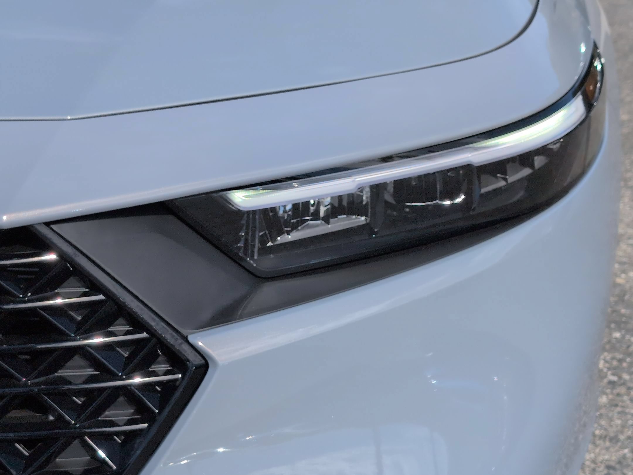 New 2025 Urban Gray Pearl Honda SE image 10