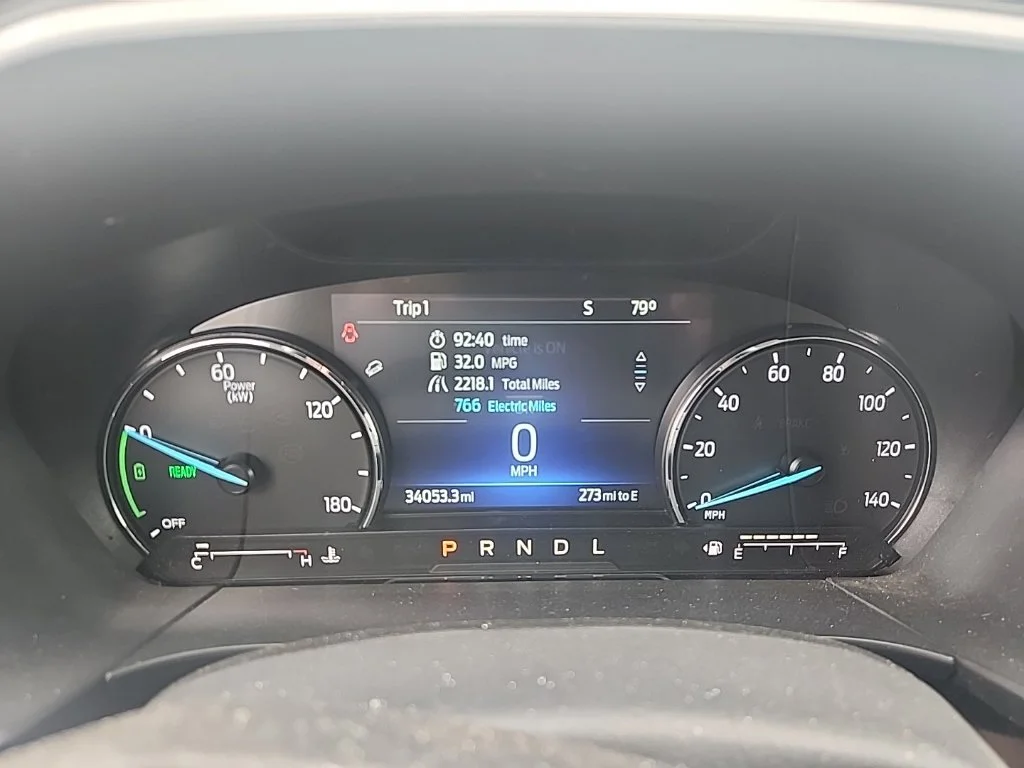 Used 2022 White Ford SE image 19