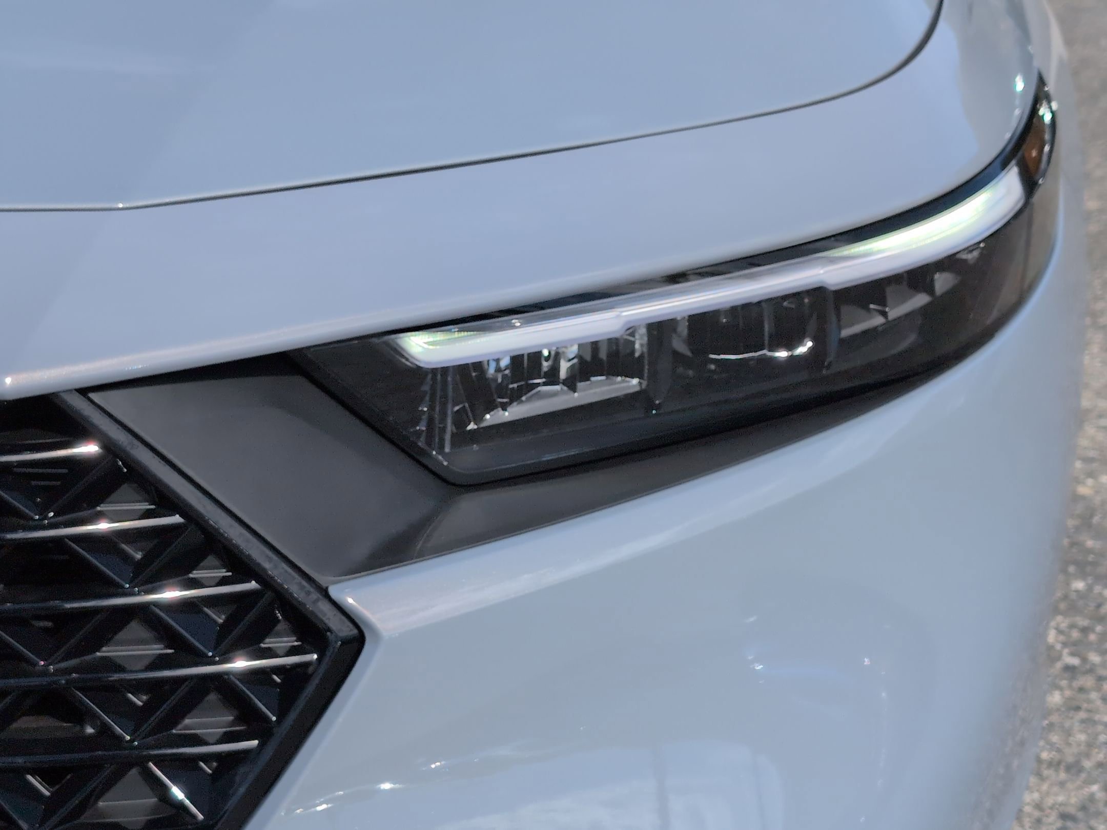 New 2025 Urban Gray Pearl Honda SE image 10