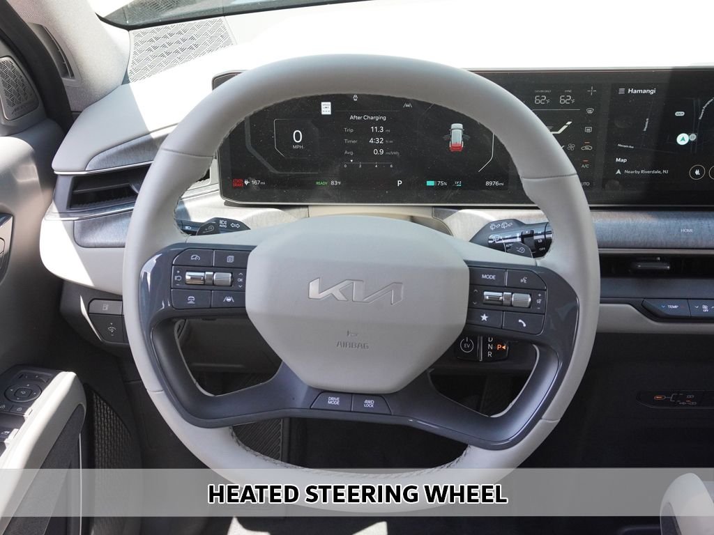 Used 2024 Black Kia Land image 10