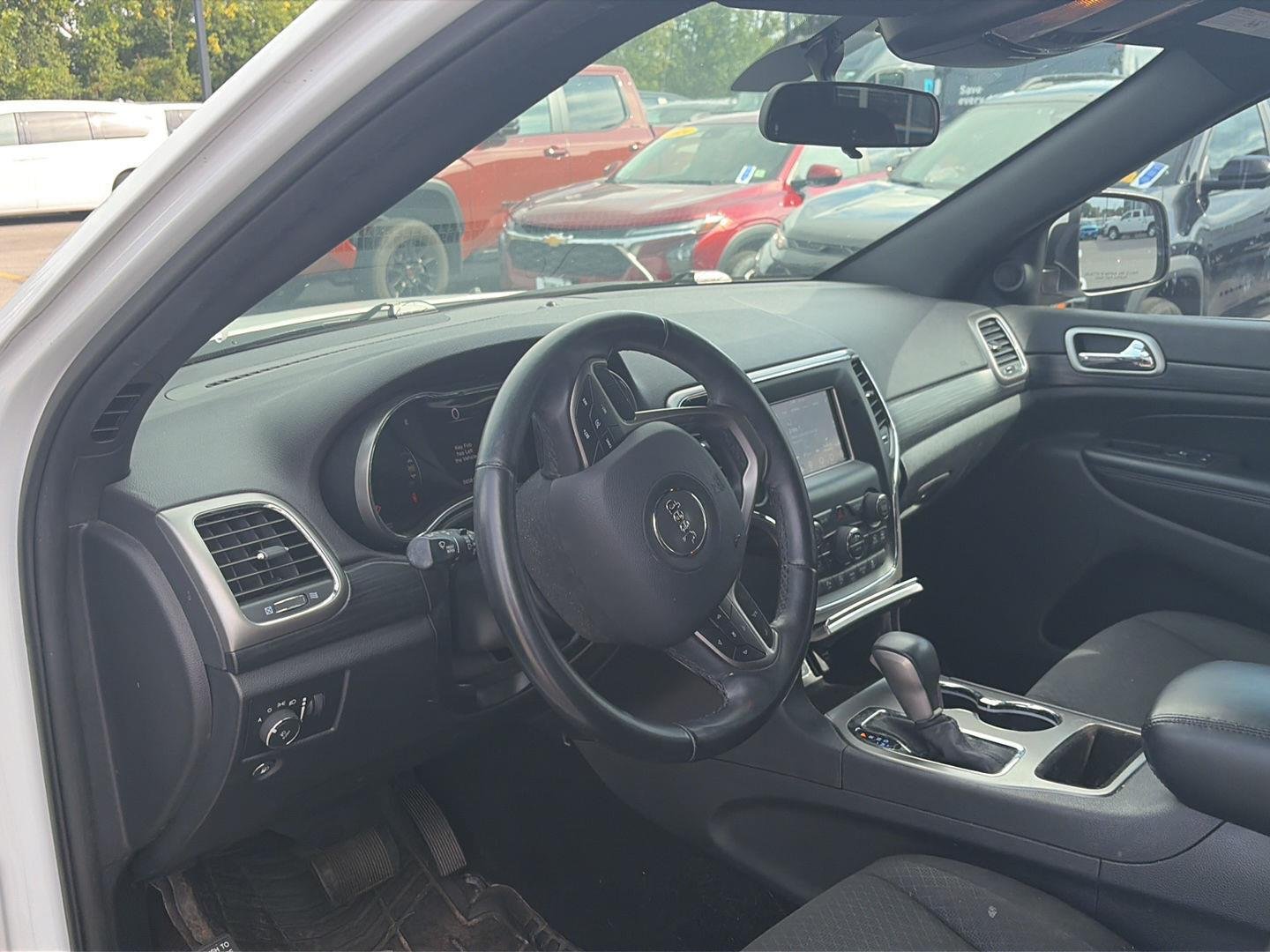 Used 2019 Bright White Clearcoat Jeep Laredo E image 5