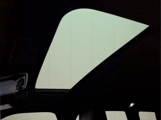 Used 2020 White Land Rover HSE image 17