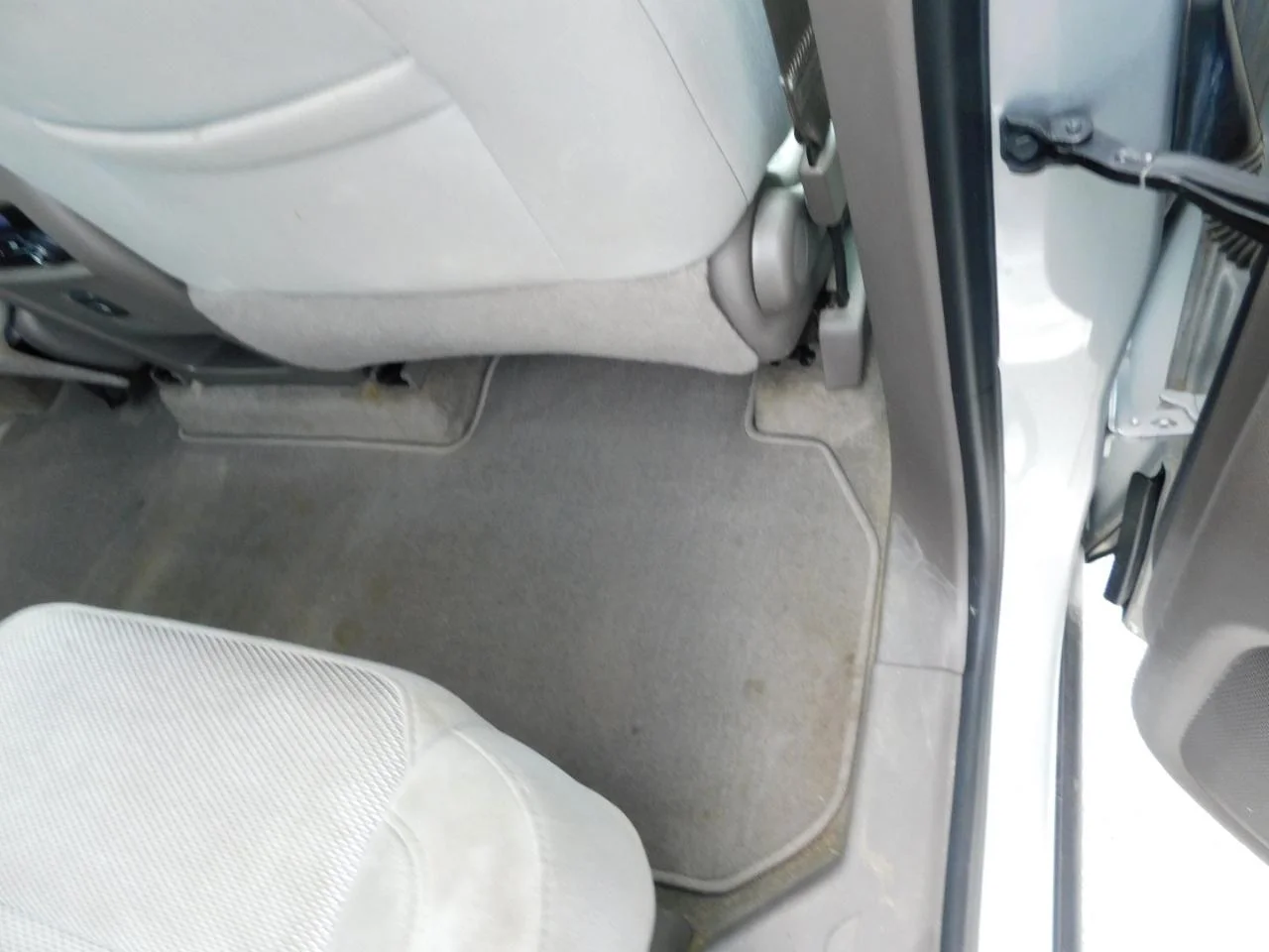 Used 2018 Silver Chevrolet FWD 4DR LT CLOTH W/1LT image 12