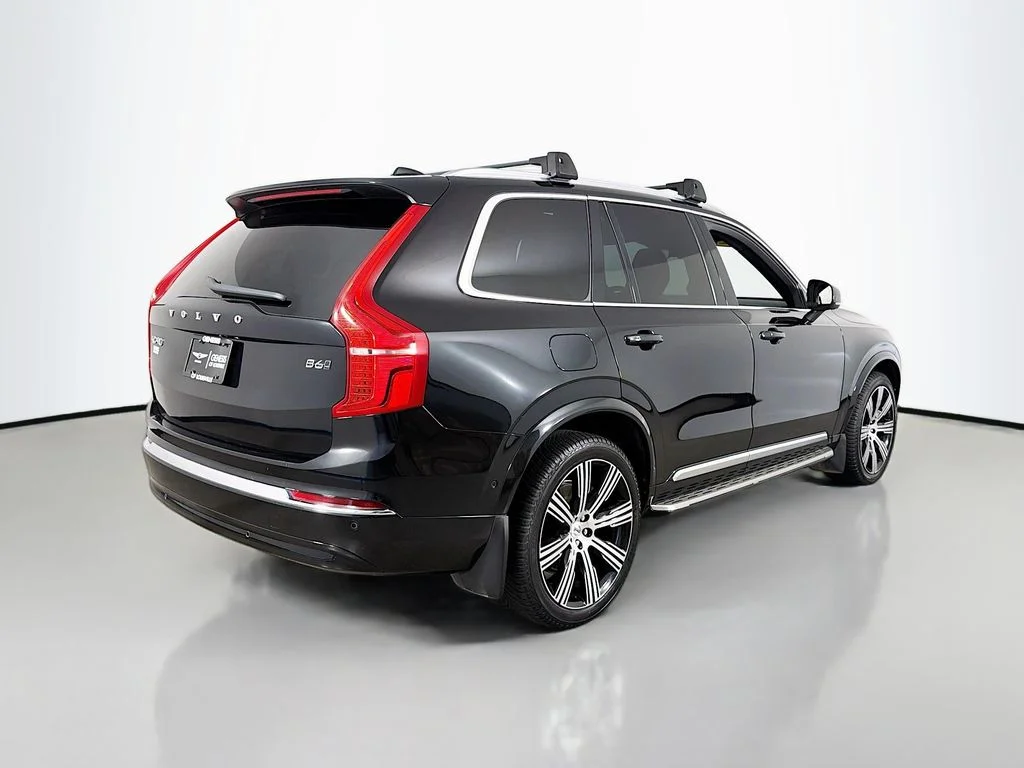 Used 2023 Onyx Black Metallic Volvo Ultimate image 7