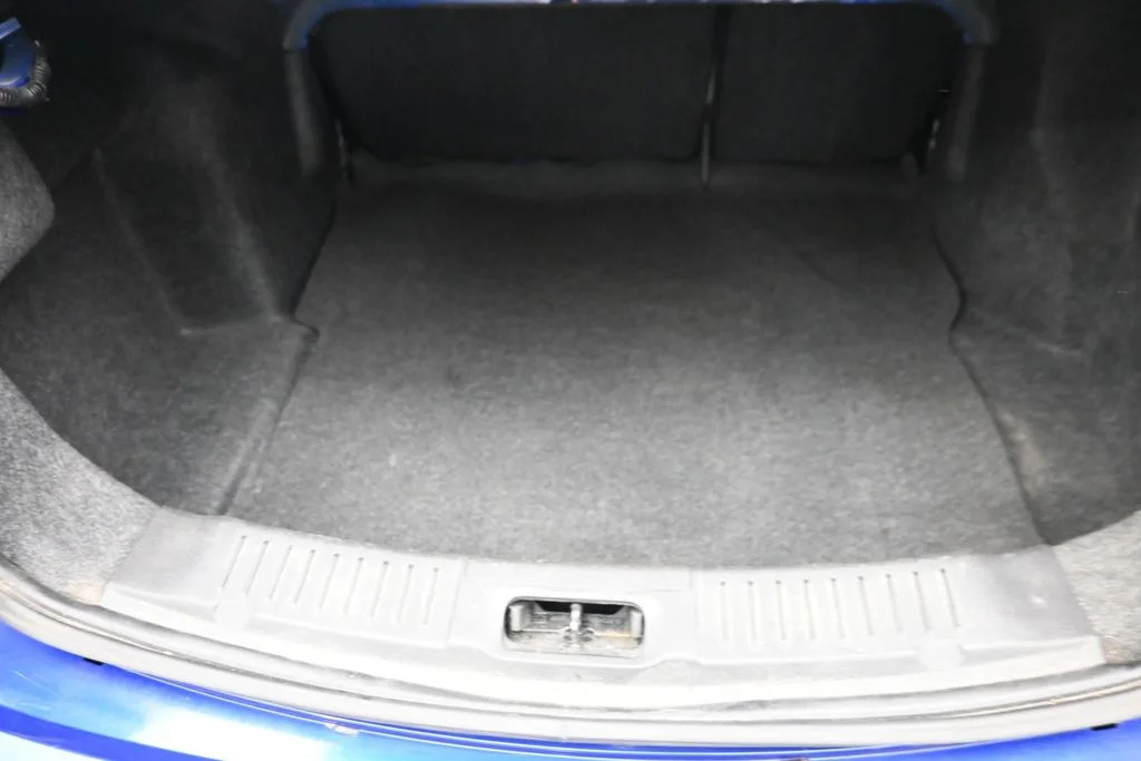 Used 2015 Blue Ford SE image 11