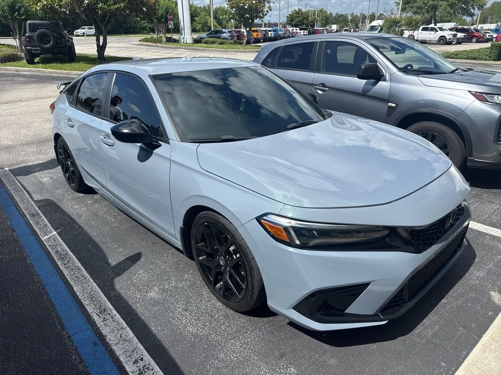 Used 2023  Honda Sport image 7