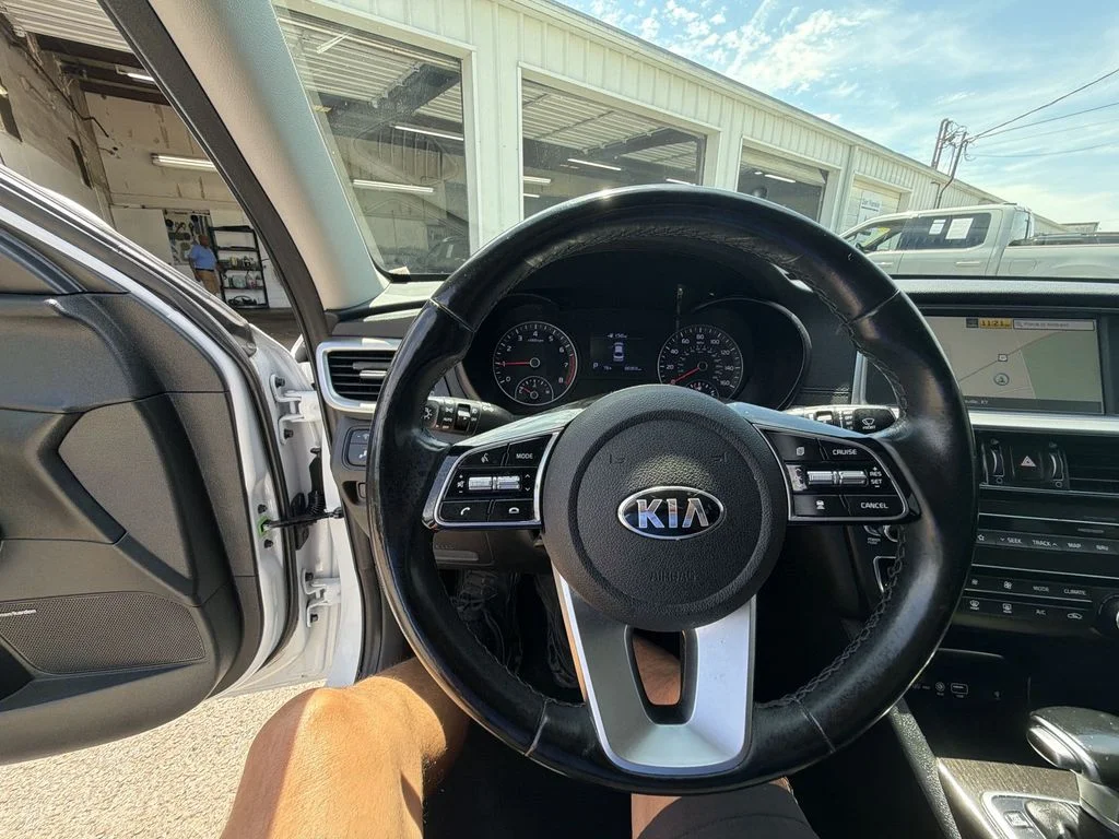 Used 2020 White Kia EX Premium image 14