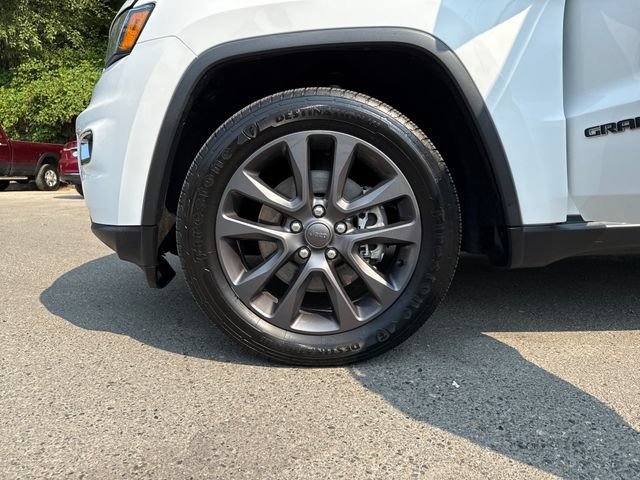 Used 2018 Bright White Clearcoat Jeep Limited image 28