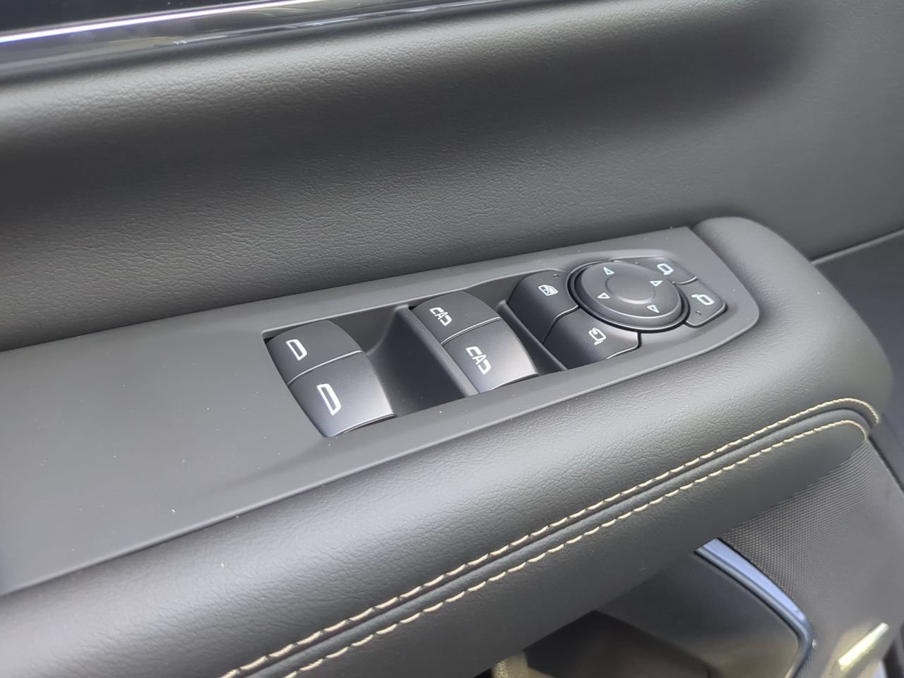 New 2026 Onyx Black GMC Elevation image 24