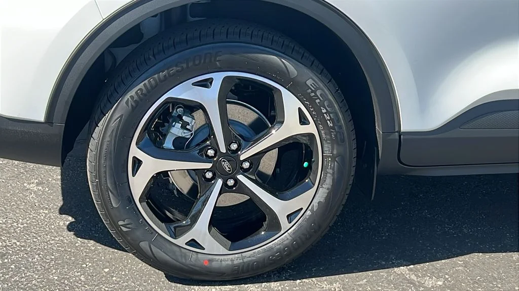 2025 Ford Escape ST-Line Select - Photo 11
