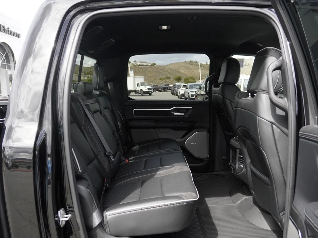New 2026 Diamond Black Crystal Pearl-Coat Exterior Paint RAM Laramie image 22