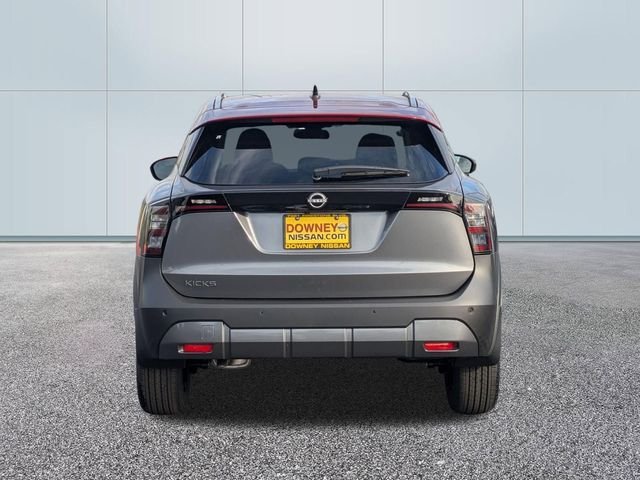 New 2026 Gun Metallic / Scarlet Ember Tintcoat Two-tone Nissan SV image 6