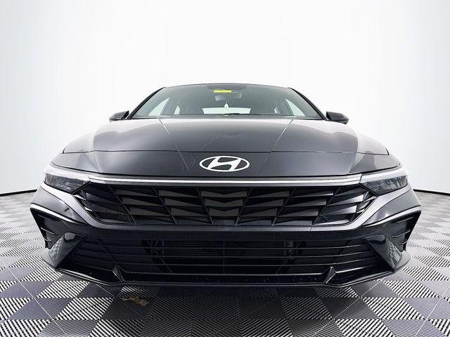 New 2025 Black Hyundai SEL Sport image 10