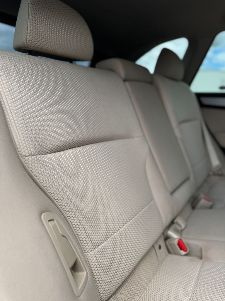 Used 2017 Wilderness Green Metallic Subaru 2.5i Premium image 33