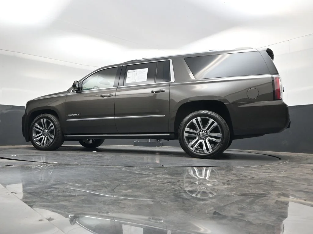 Used 2019 Gray GMC Denali image 39