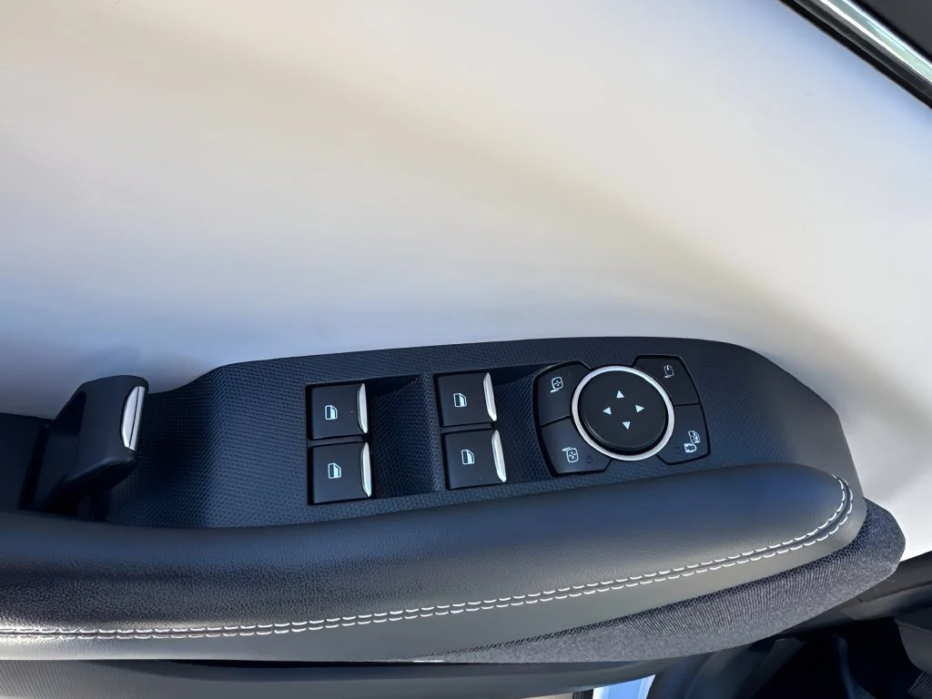 Used 2022 White Ford Premium image 26