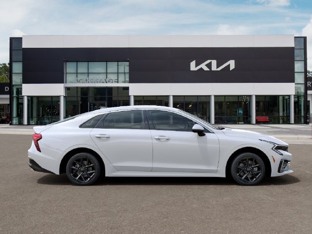 New 2027 White Kia LXS image 7