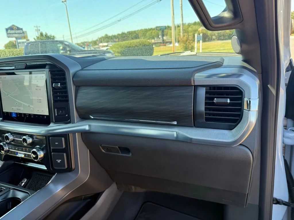 New 2025 White Ford Lariat image 38