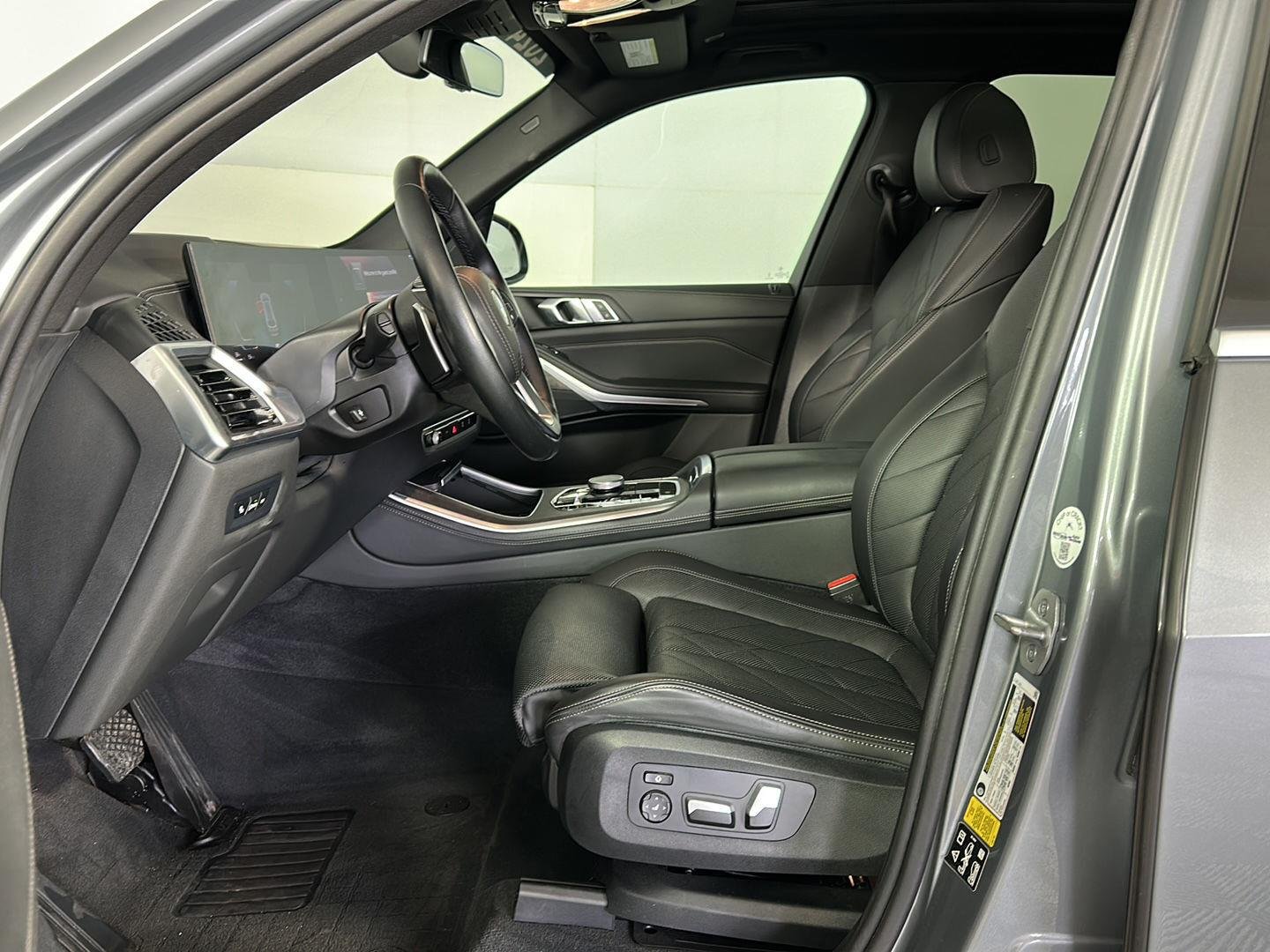 Used 2024 Skyscraper Grey Metallic BMW xDrive40i image 8