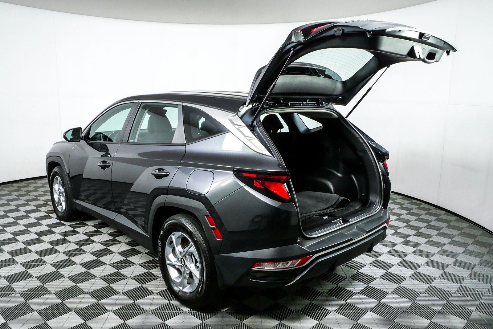 Used 2023 Portofino Gray Hyundai SE image 29