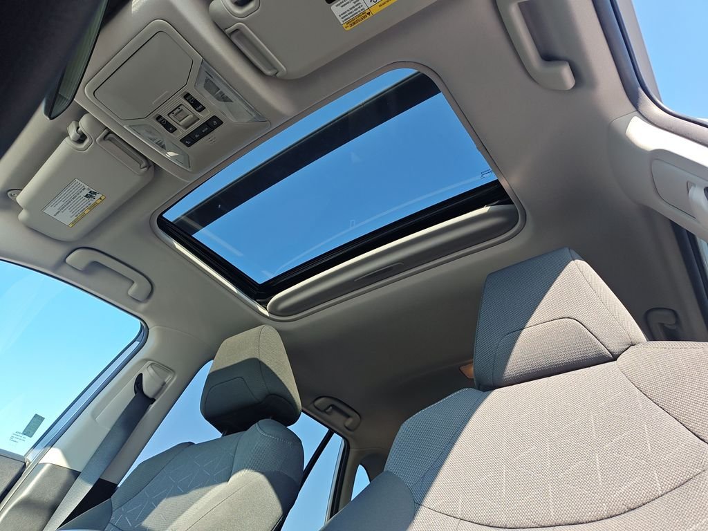 Used 2021 Silver Toyota XLE image 23