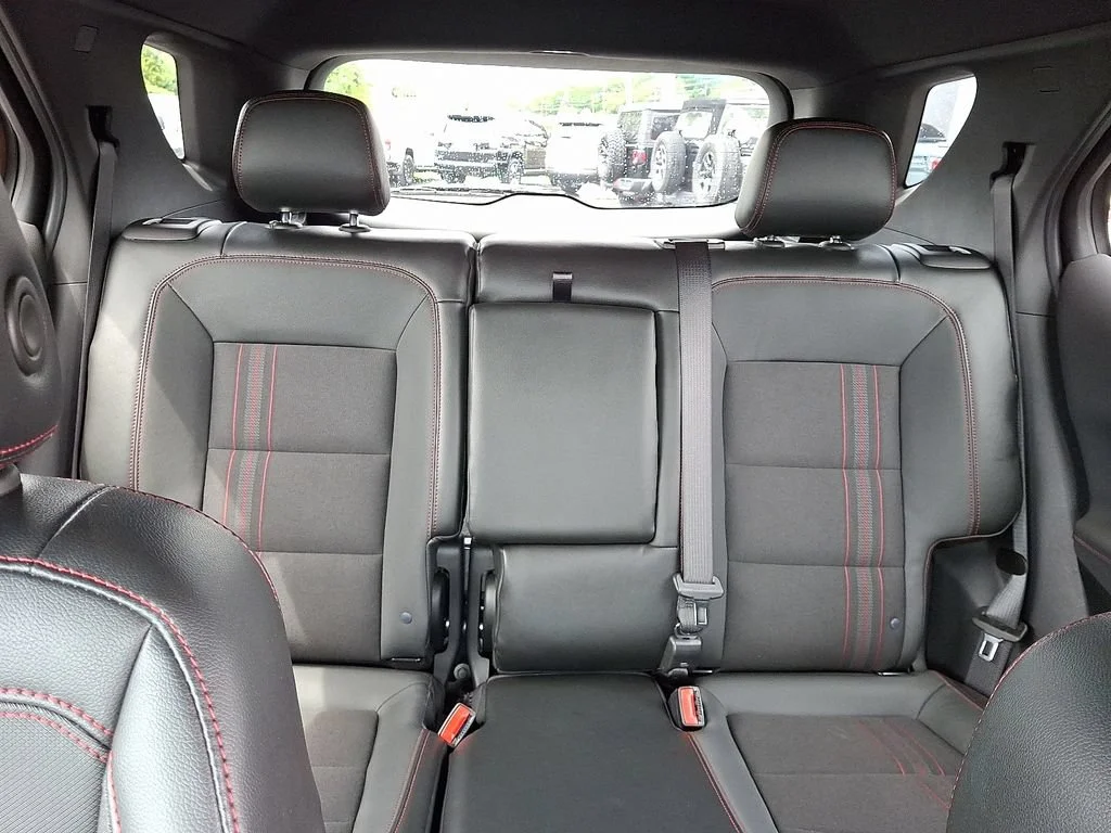 Used 2022 Summit White Chevrolet RS image 20